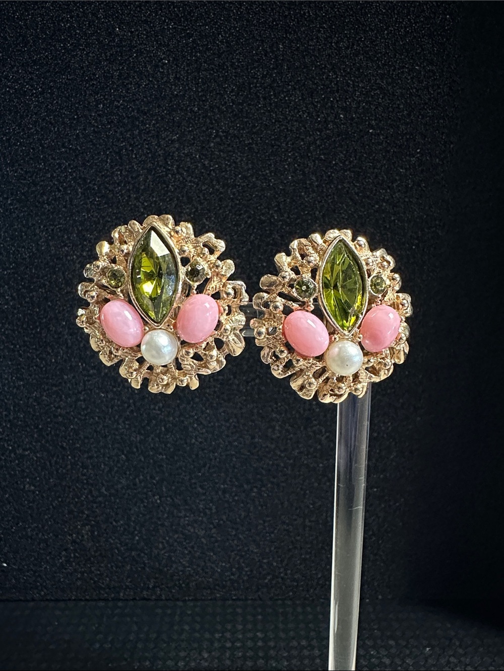 Vintage 1970’s Sarah Coventry Fashion Splendor Clip-On Earrings